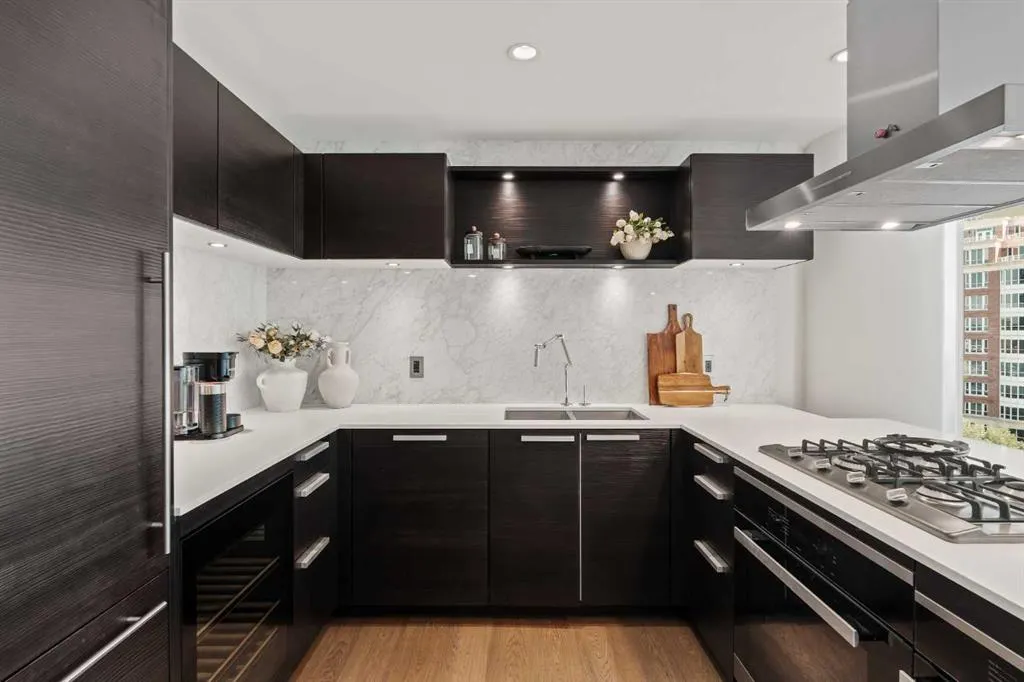 738 1 Avenue SW, #802
