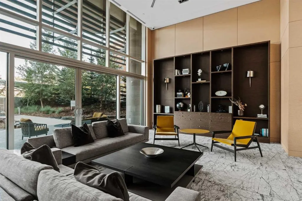 738 1 Avenue SW, #802