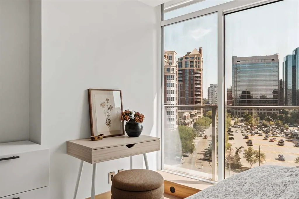 738 1 Avenue SW, #802