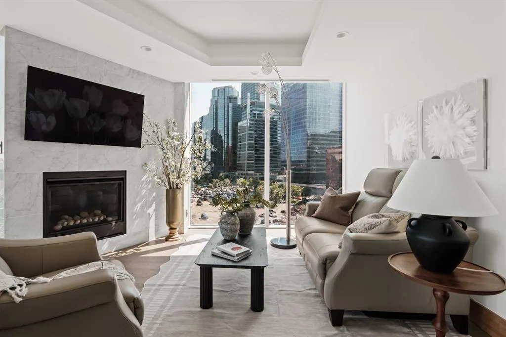 738 1 Avenue SW, #802