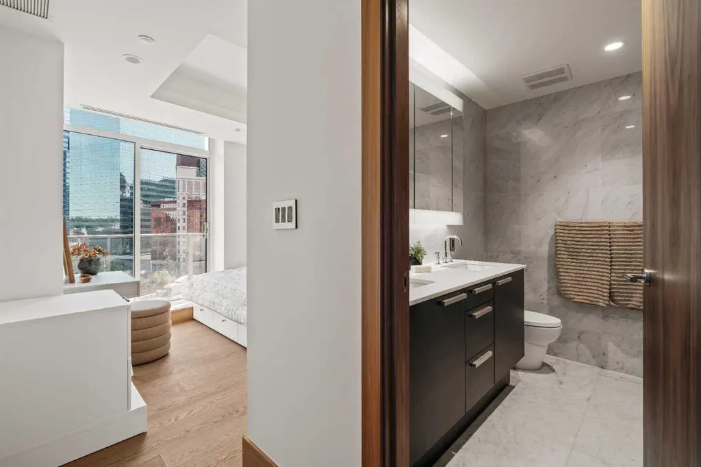 738 1 Avenue SW, #802