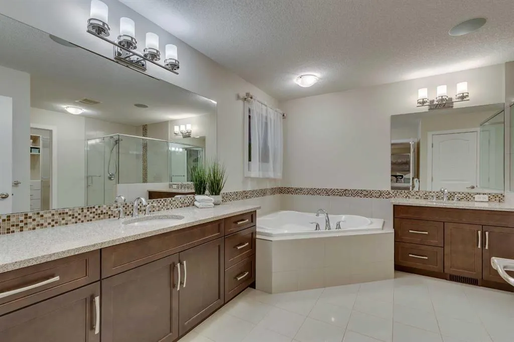 522 Mahogany Manor SE