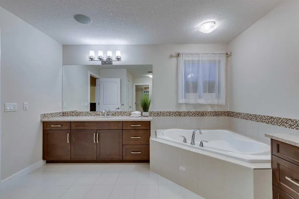 522 Mahogany Manor SE