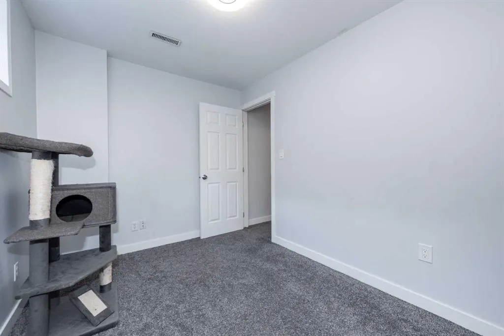 231 Harvest Gold Place NE
