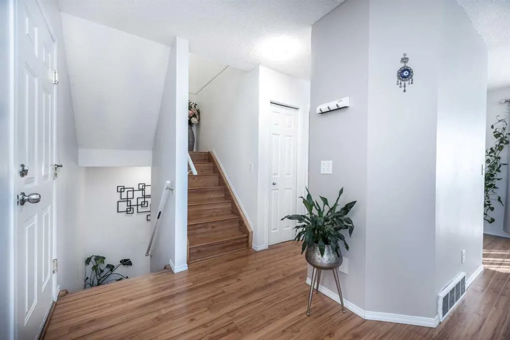 231 Harvest Gold Place NE