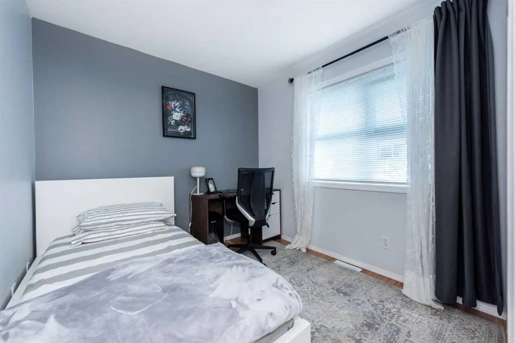 231 Harvest Gold Place NE