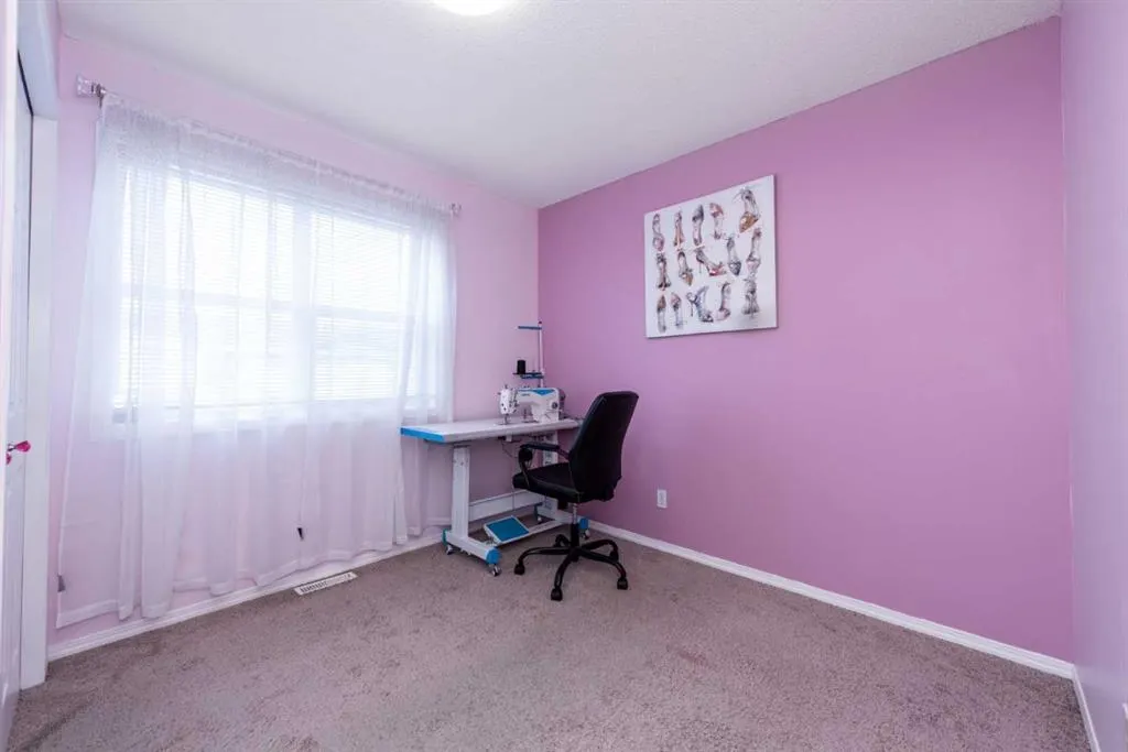 231 Harvest Gold Place NE