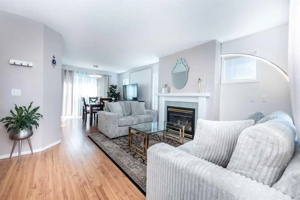 231 Harvest Gold Place NE