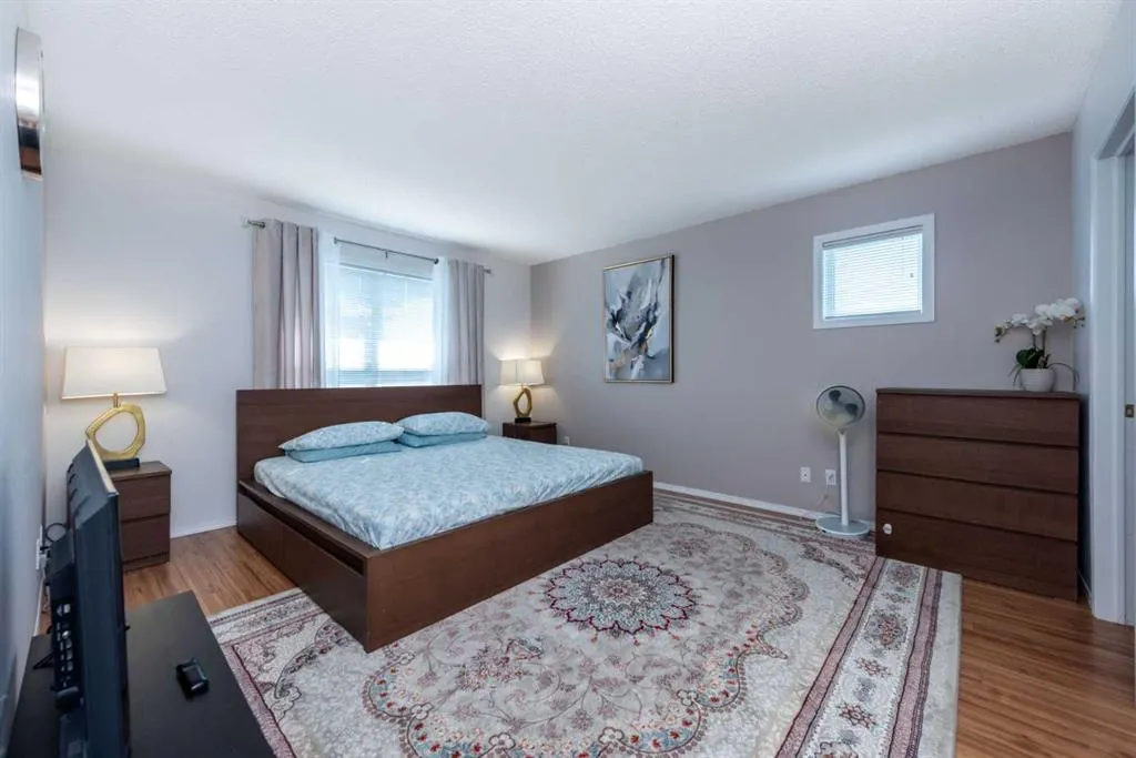 231 Harvest Gold Place NE