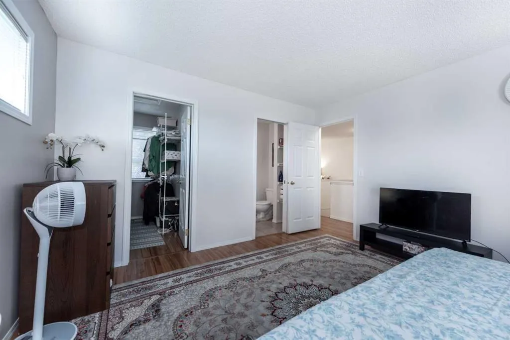 231 Harvest Gold Place NE
