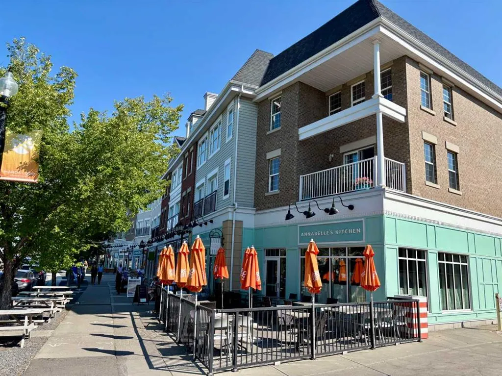 306 Garrison Square SW