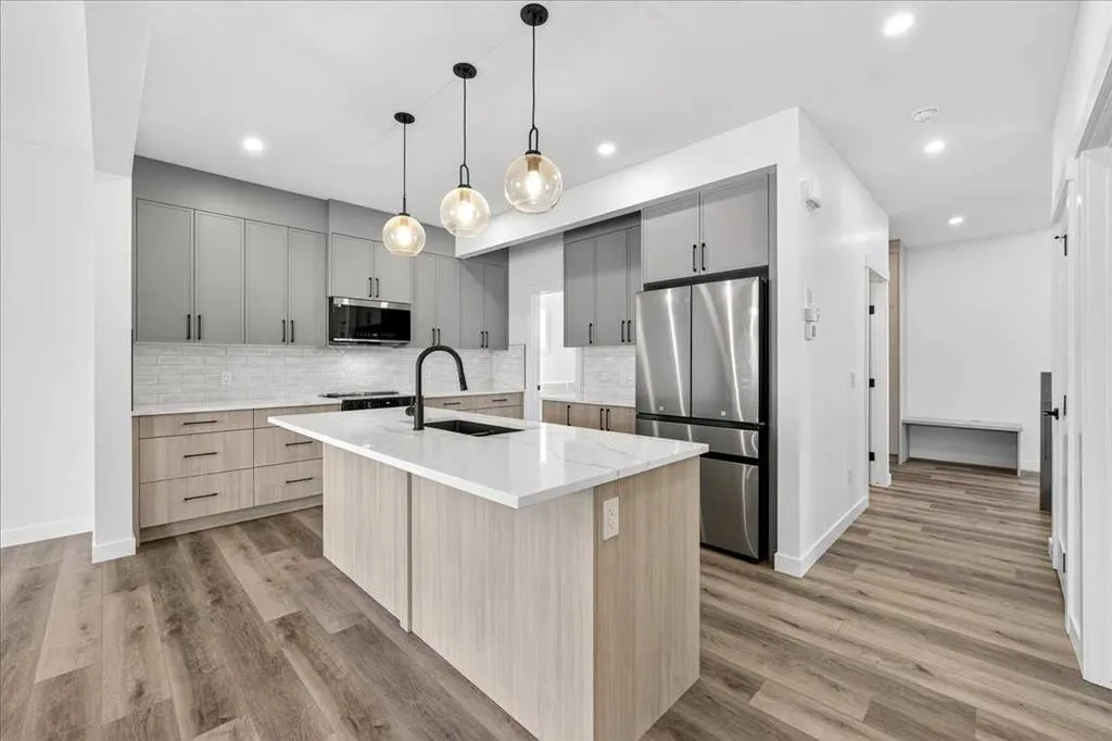3 Lakewood Point