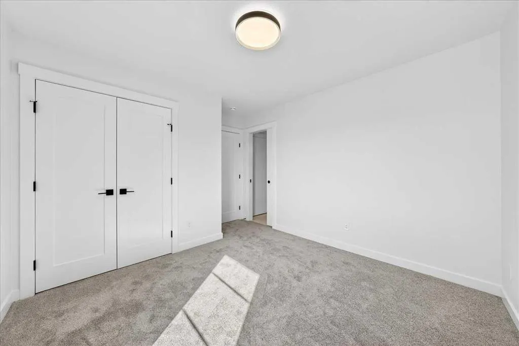 3 Lakewood Point