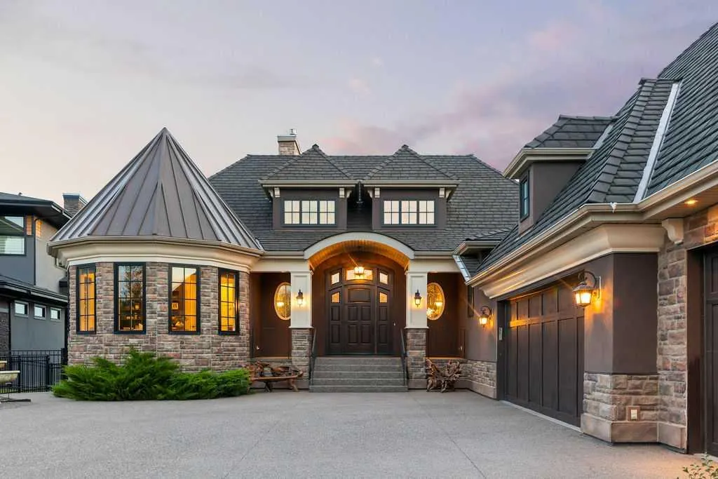 140 Cranbrook View SE