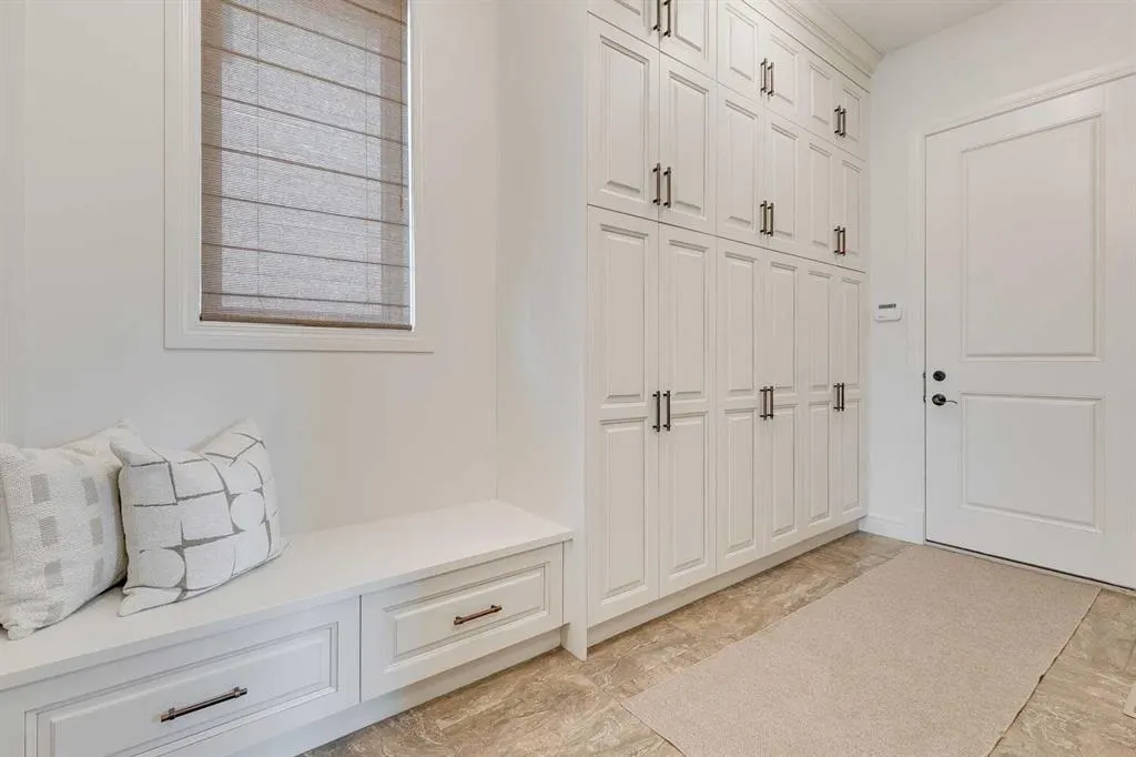 140 Cranbrook View SE
