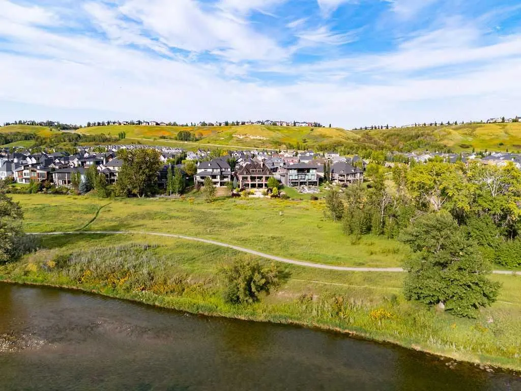 140 Cranbrook View SE