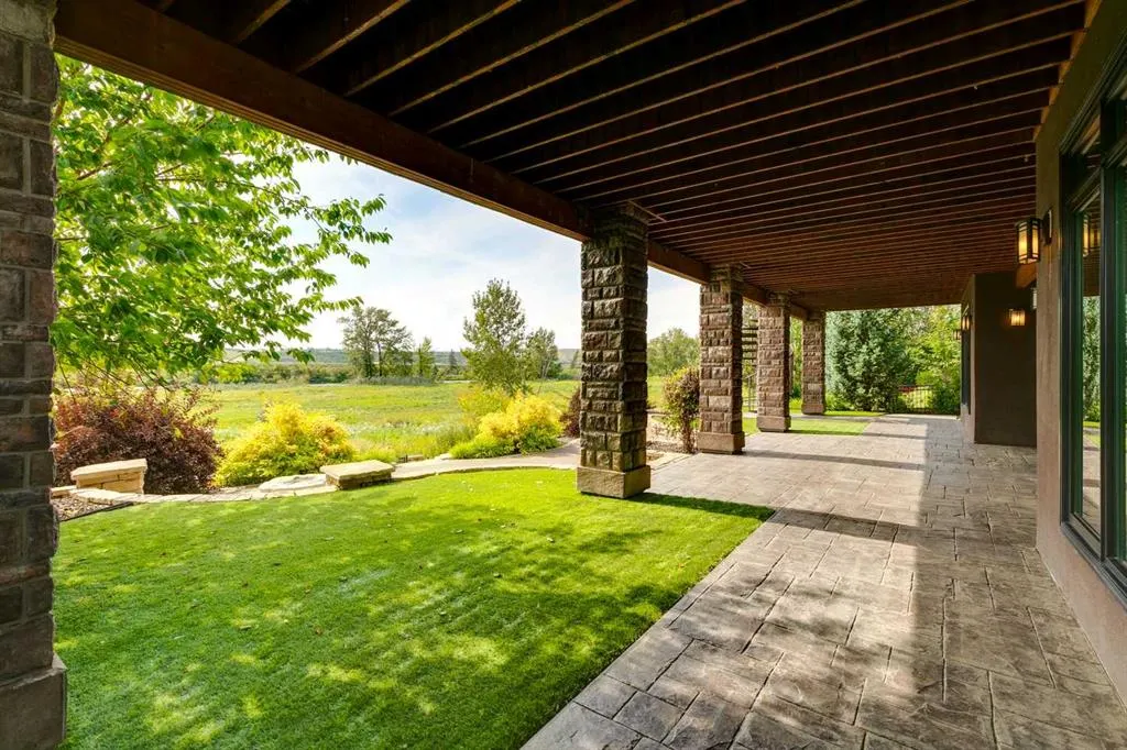 140 Cranbrook View SE