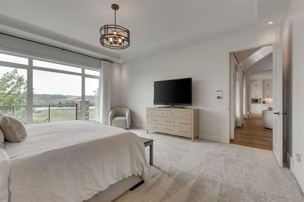 140 Cranbrook View SE
