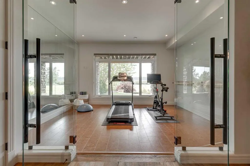 140 Cranbrook View SE