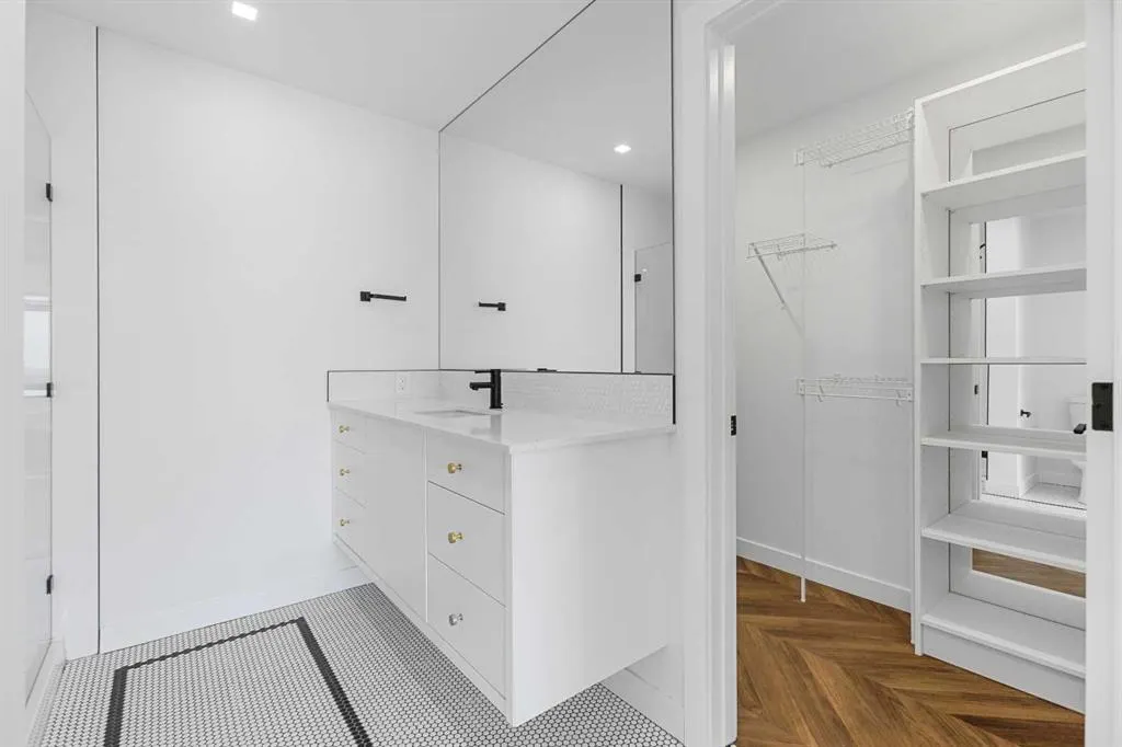 8445 Broadcast Avenue SW, #707