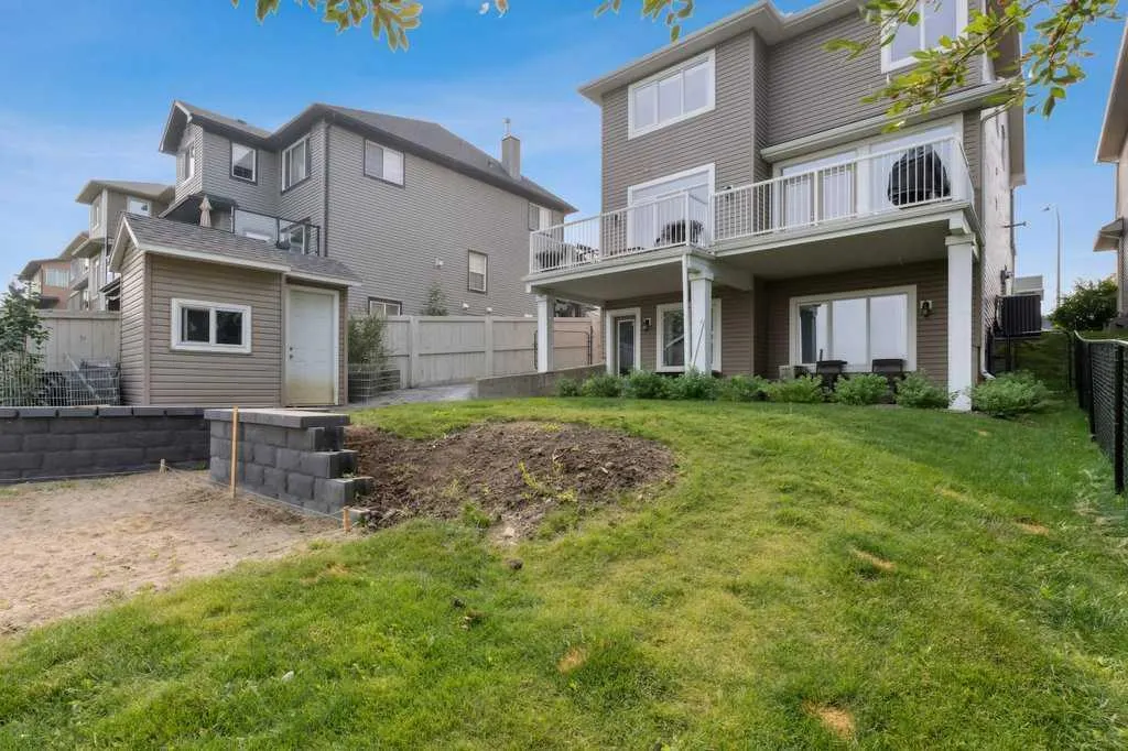 16 Royal Oak Cape NW
