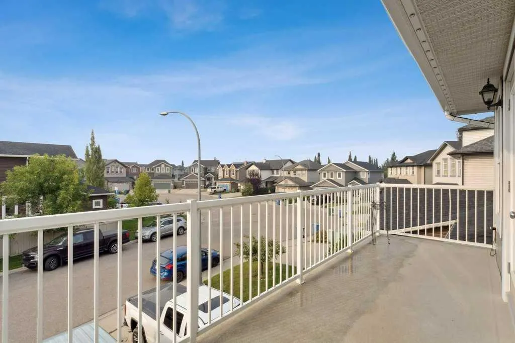 16 Royal Oak Cape NW