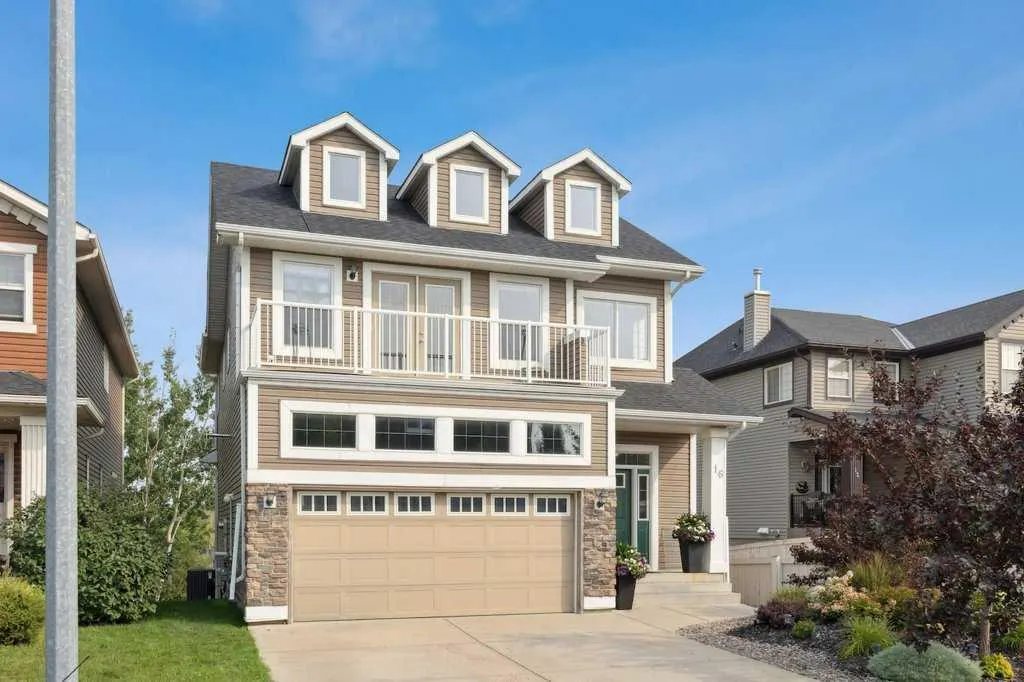 16 Royal Oak Cape NW