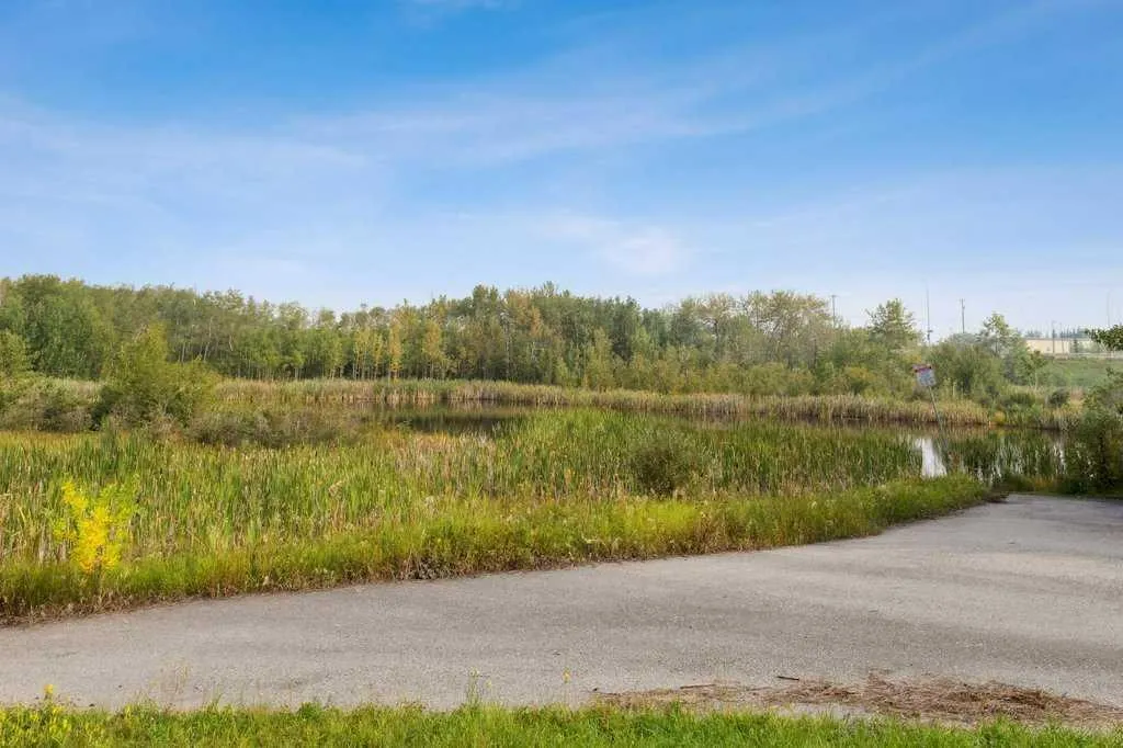 16 Royal Oak Cape NW