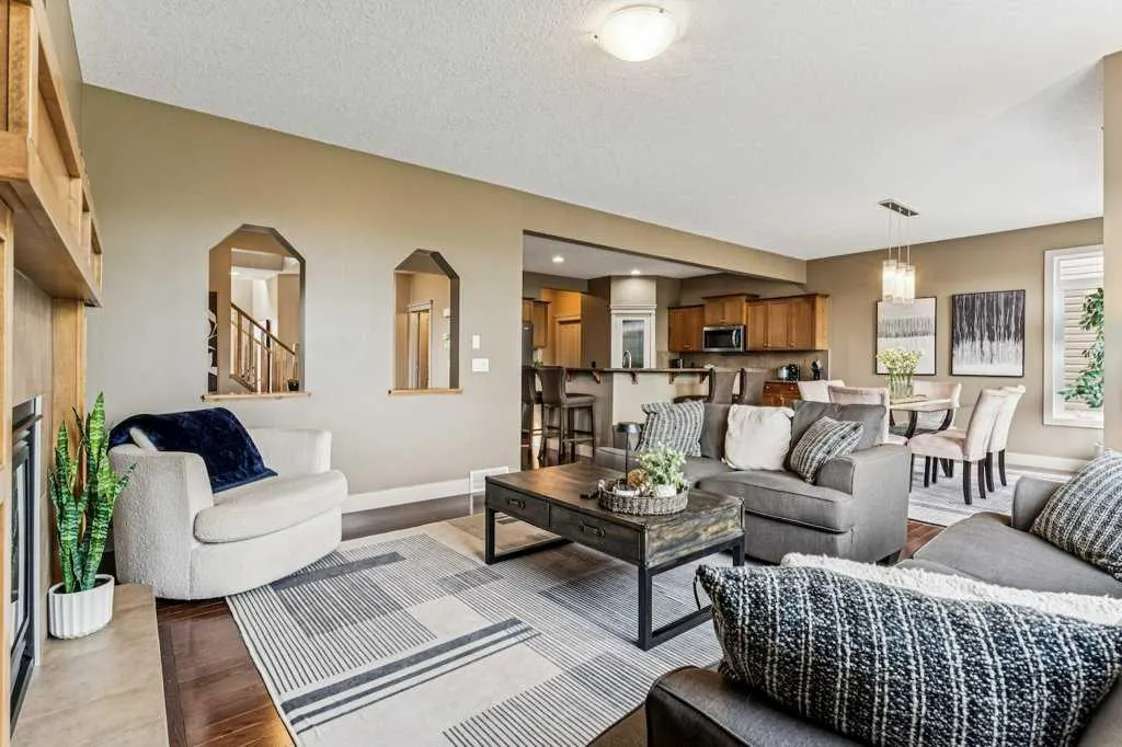 16 Royal Oak Cape NW