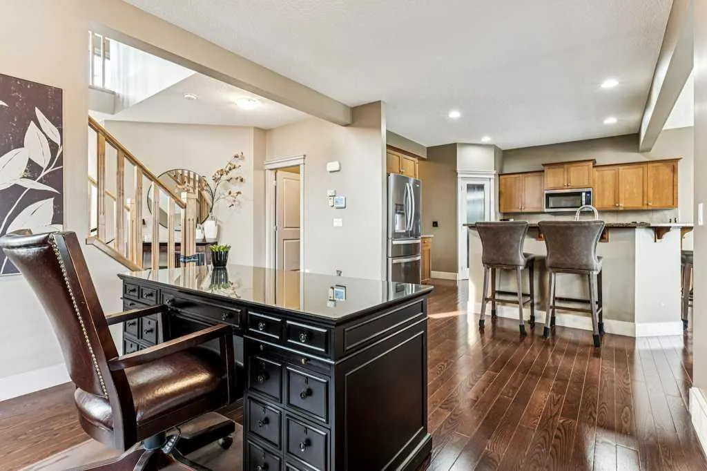 16 Royal Oak Cape NW