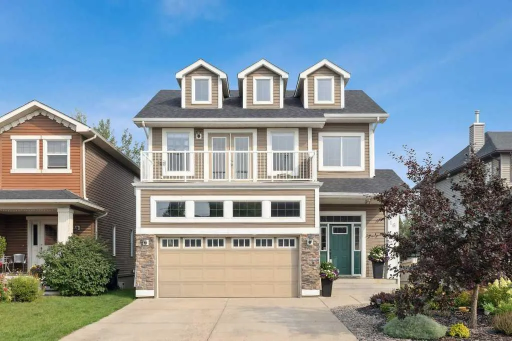 16 Royal Oak Cape NW
