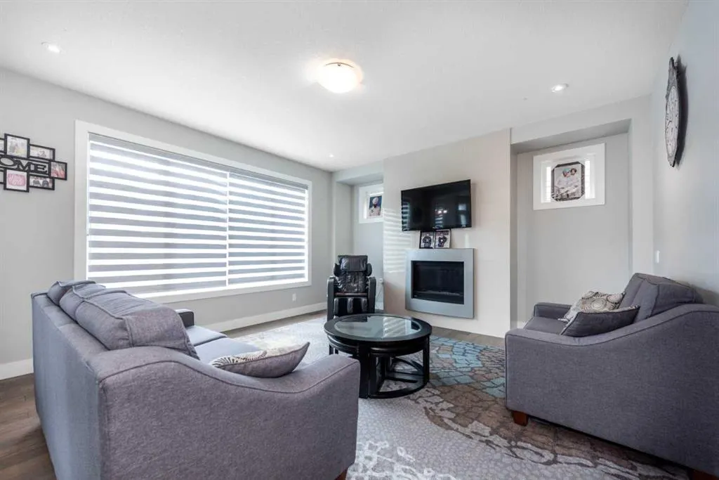 202 Cityscape Way NE