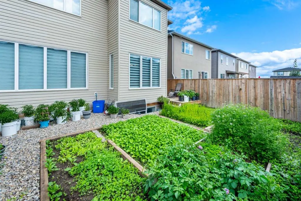 202 Cityscape Way NE