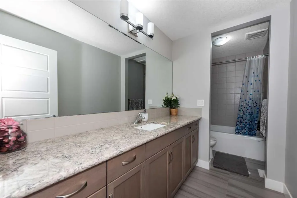 202 Cityscape Way NE