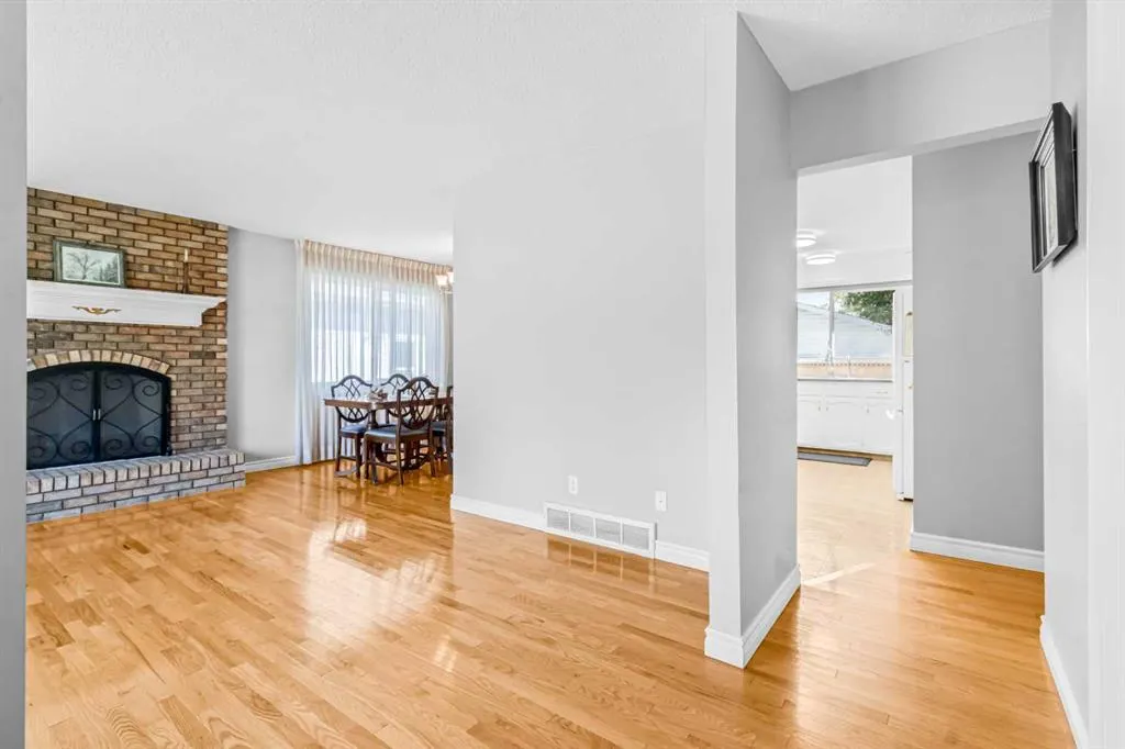 1908 65 Street NE