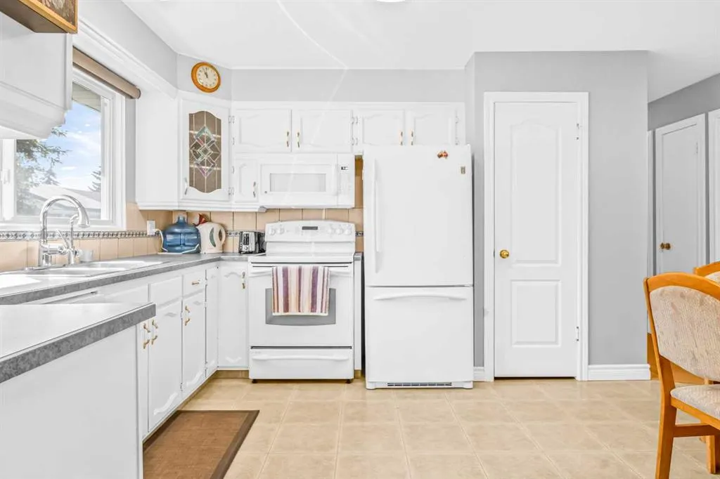 1908 65 Street NE
