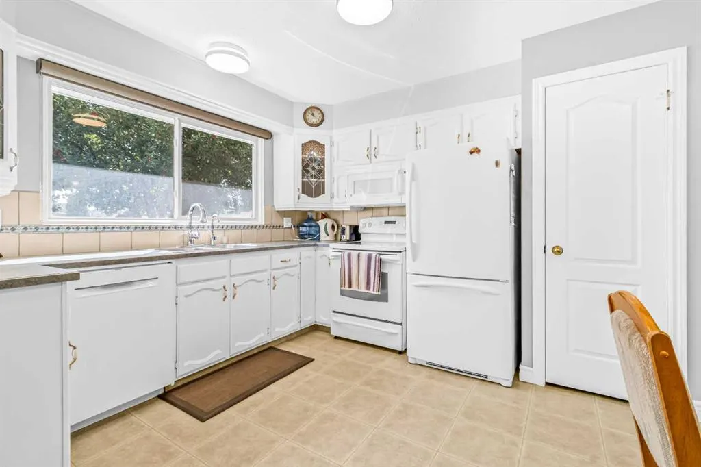1908 65 Street NE