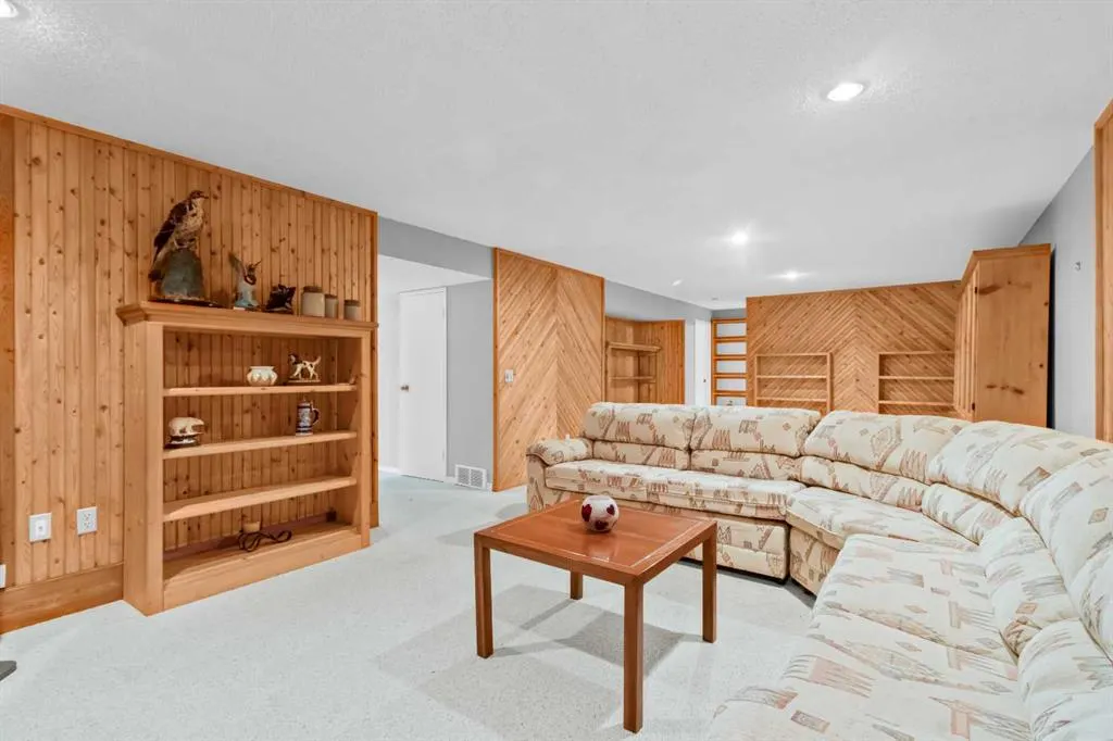 1908 65 Street NE