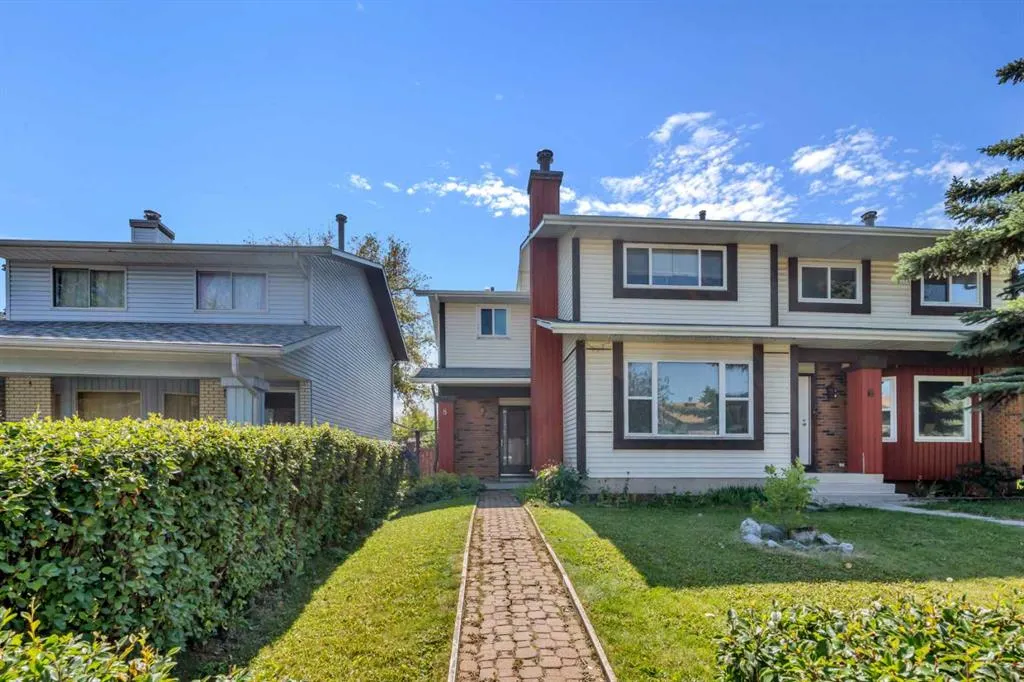 8 Pinelore Place NE