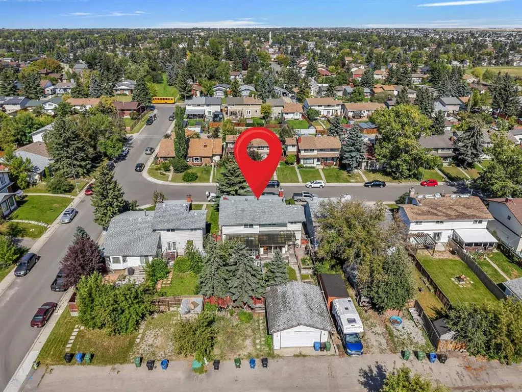 8 Pinelore Place NE
