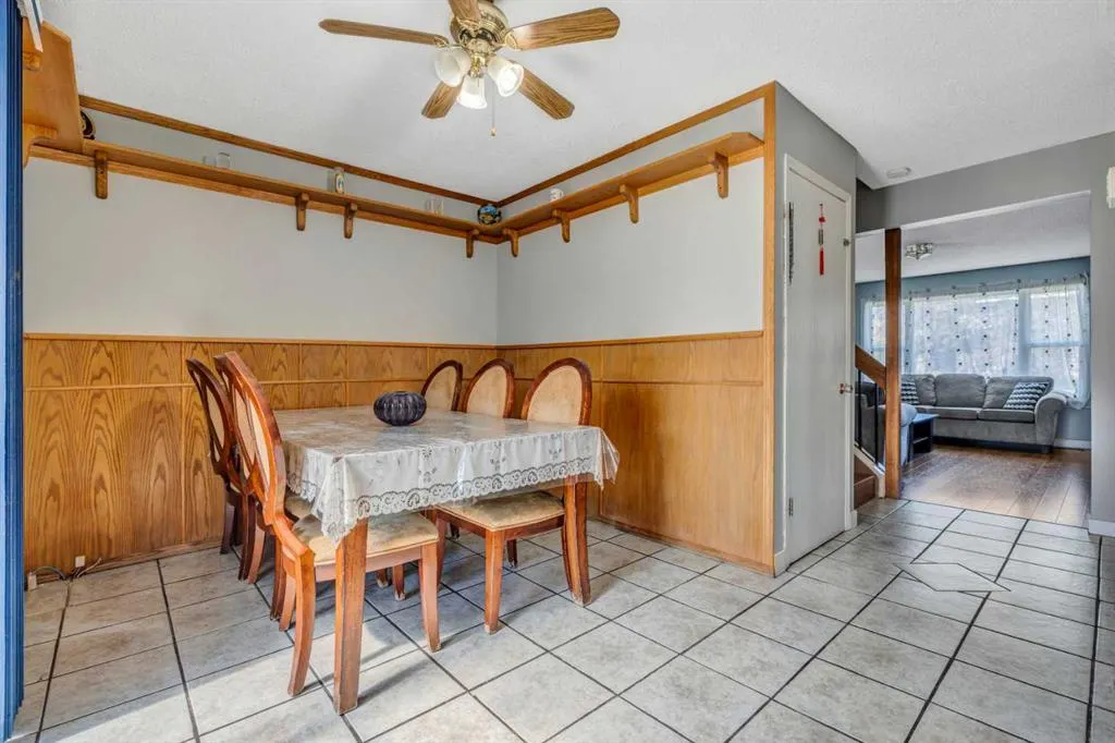 8 Pinelore Place NE