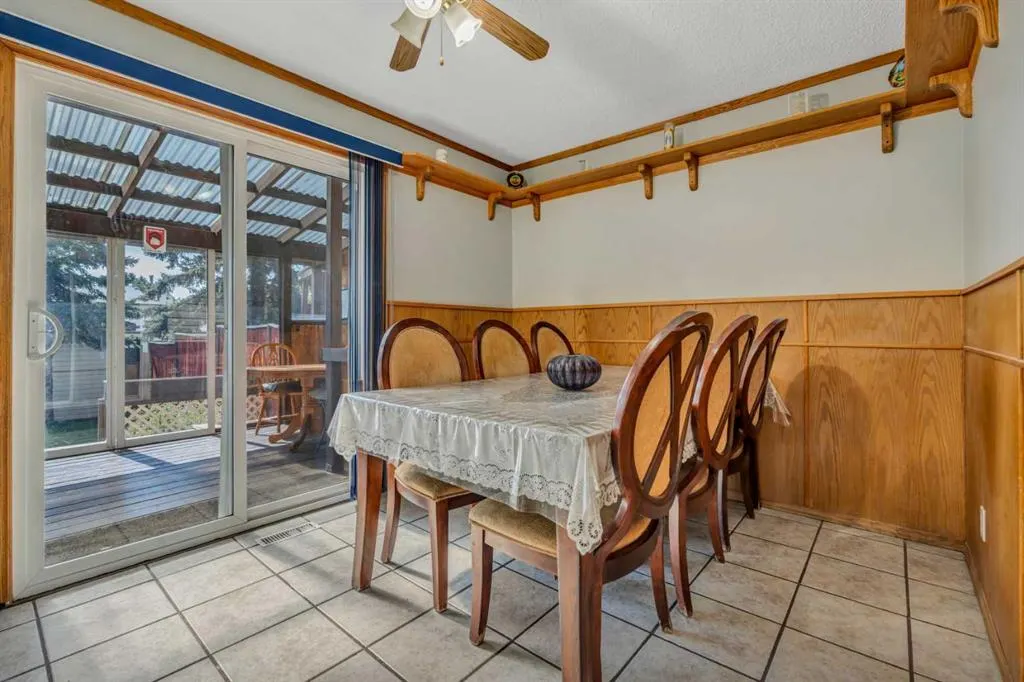 8 Pinelore Place NE