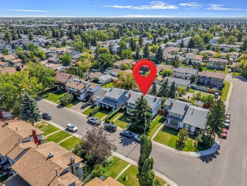 8 Pinelore Place NE