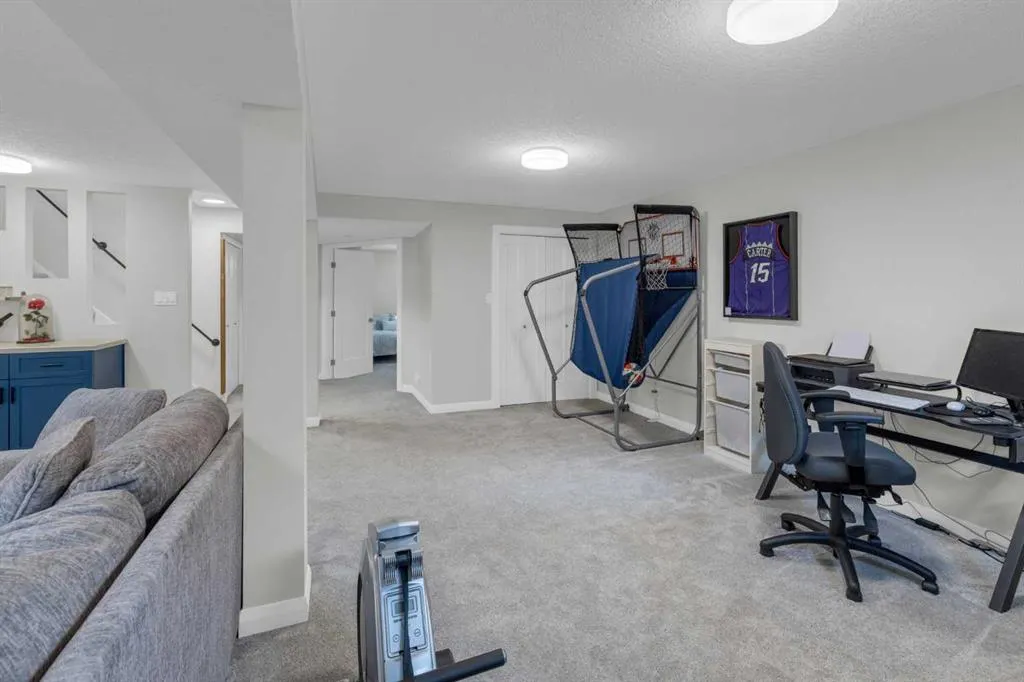 24 Canyon Drive NW