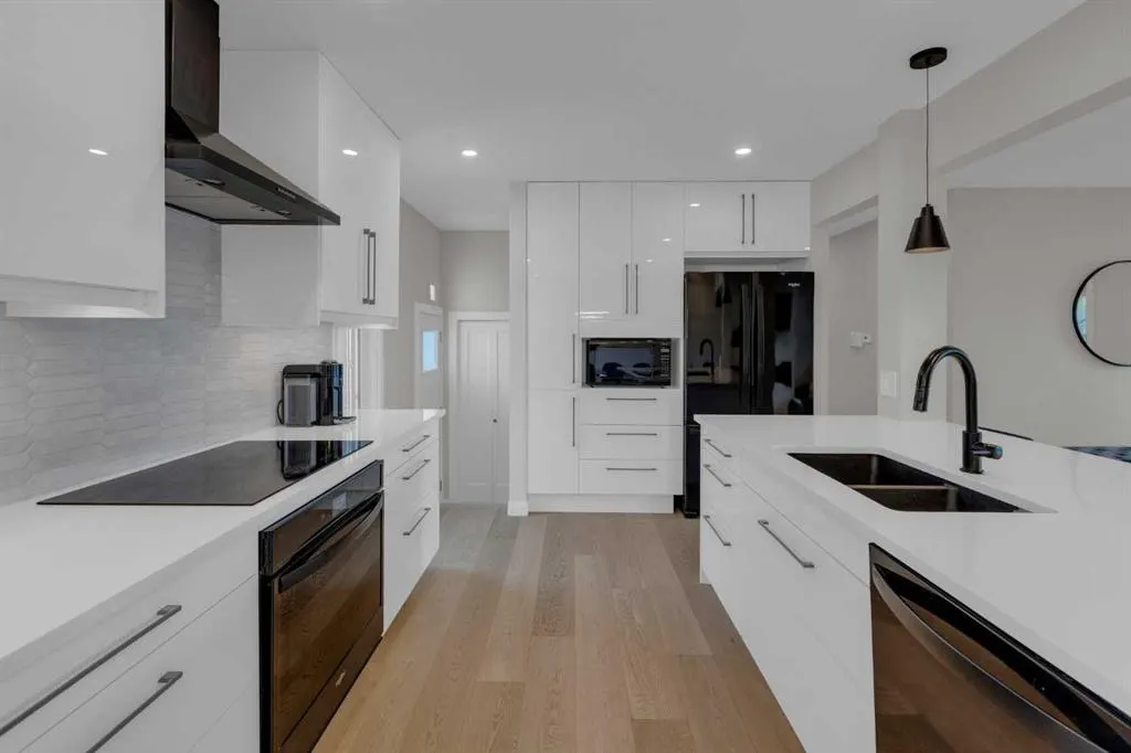 24 Canyon Drive NW