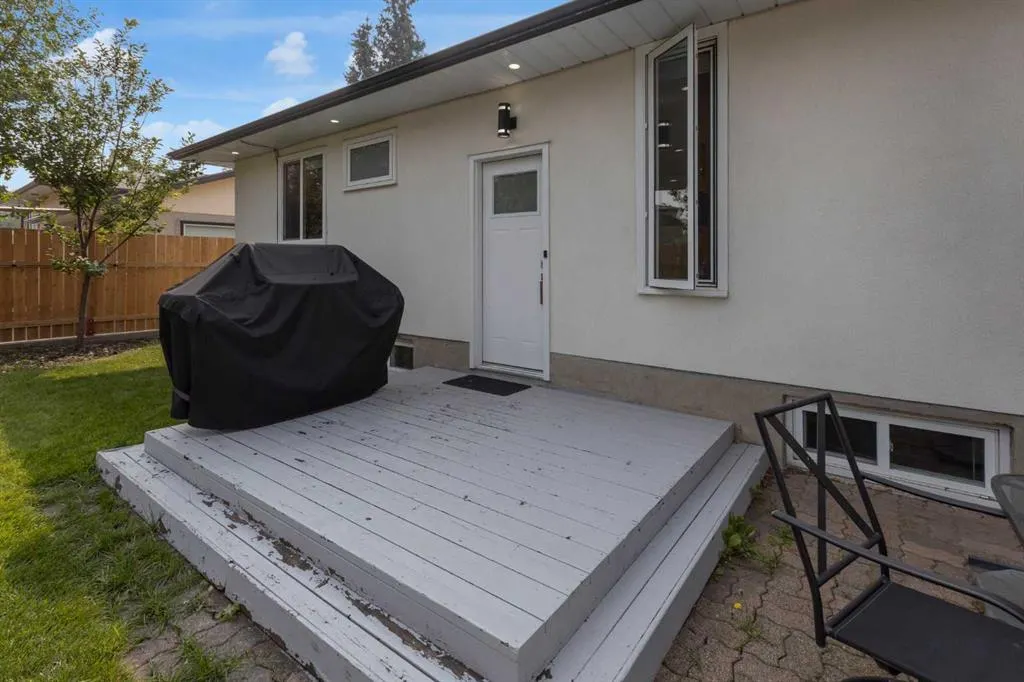 24 Canyon Drive NW