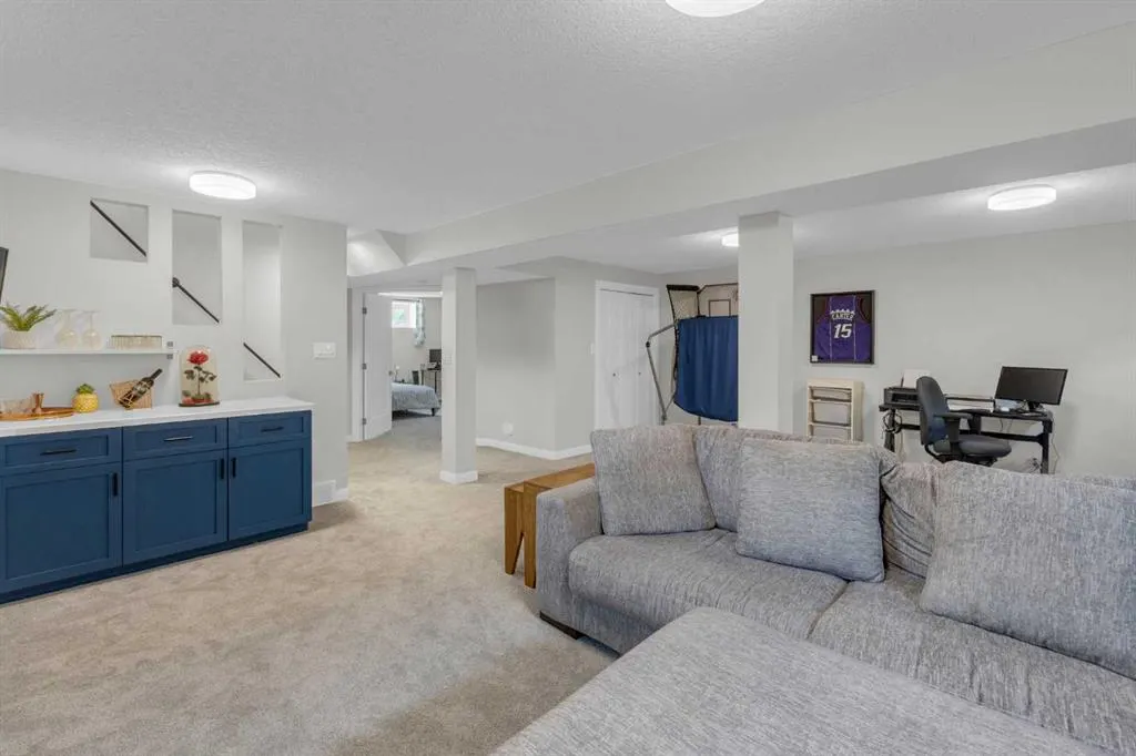 24 Canyon Drive NW
