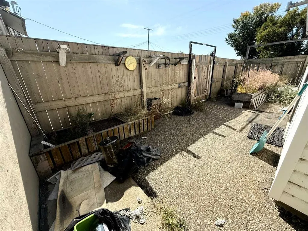 223 6 Street