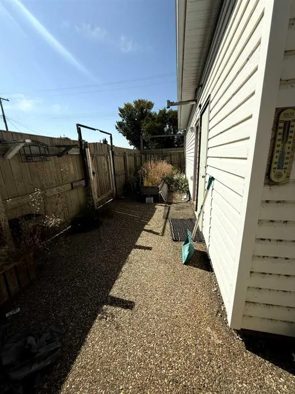 223 6 Street