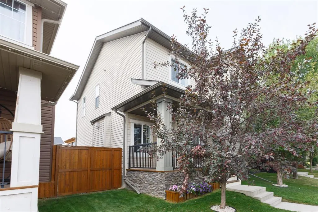 2461 Ravenswood View SE